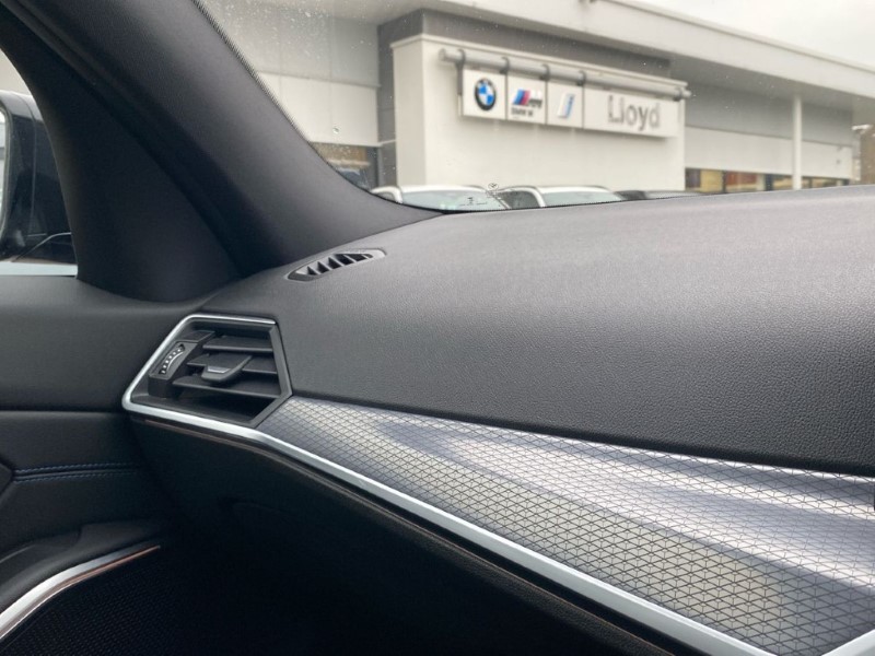 2024 (74) BMW 3 SERIES 320i M Sport 4dr Step Auto 5016235