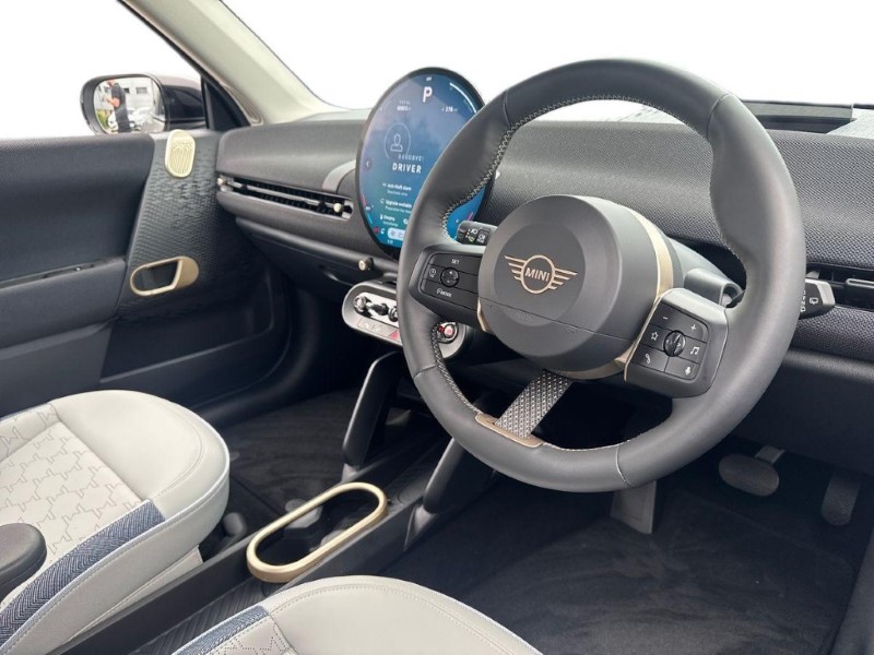 2026 (75) MINI COOPER 135kW E Classic 41kWh 3dr Auto 5650071