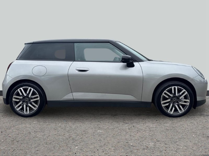 2026 (75) MINI COOPER 135kW E Classic 41kWh 3dr Auto 5650068