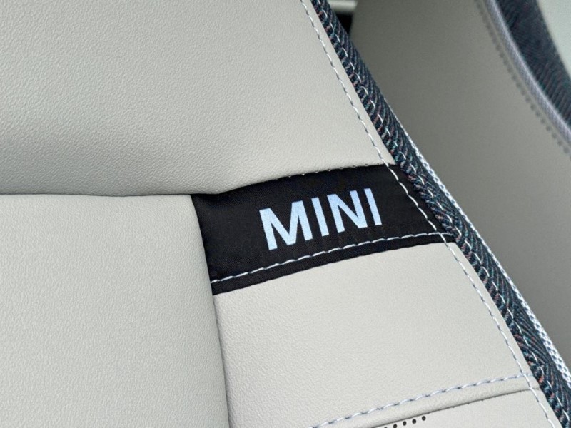 2026 (75) MINI COOPER 135kW E Classic 41kWh 3dr Auto 5650108