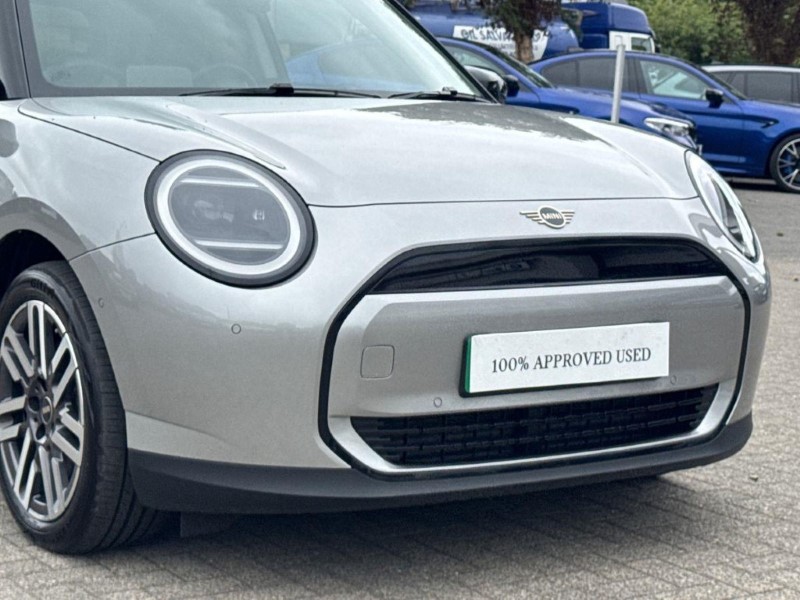 2026 (75) MINI COOPER 135kW E Classic 41kWh 3dr Auto 5650107