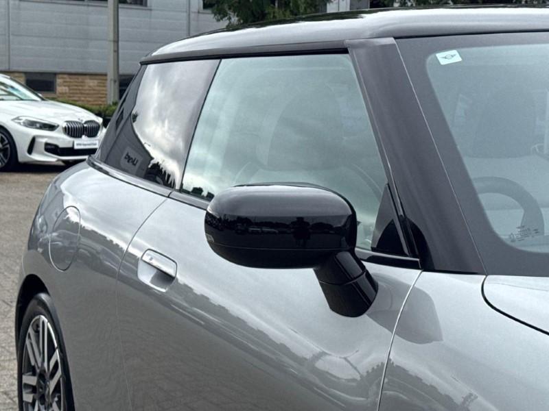 2026 (75) MINI COOPER 135kW E Classic 41kWh 3dr Auto 5650115