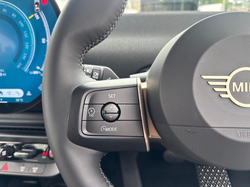 2026 (75) MINI COOPER 135kW E Classic 41kWh 3dr Auto 5650082