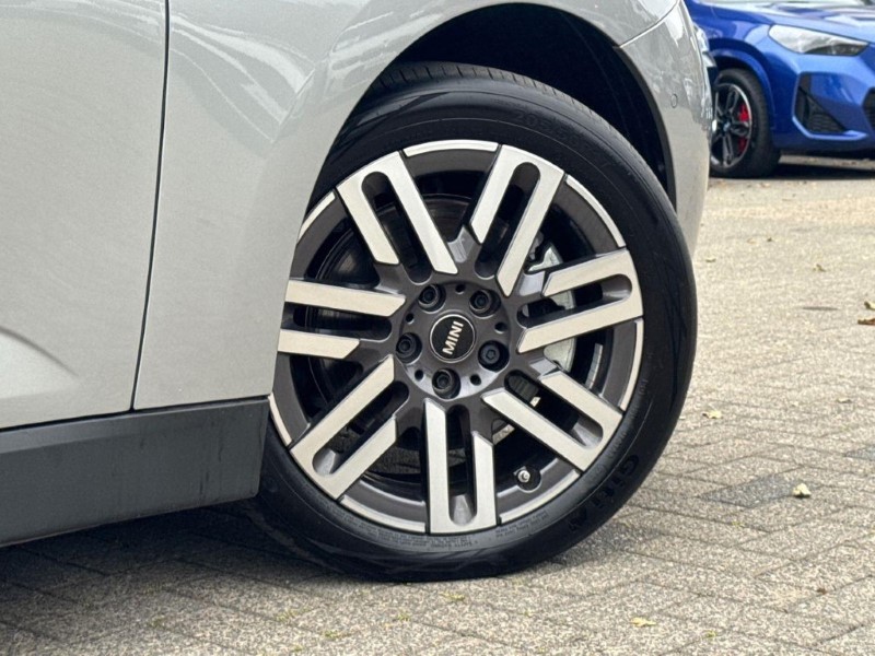 2026 (75) MINI COOPER 135kW E Classic 41kWh 3dr Auto 5650114