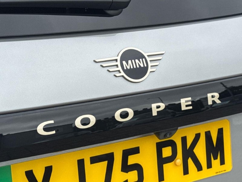 2026 (75) MINI COOPER 135kW E Classic 41kWh 3dr Auto 5650111