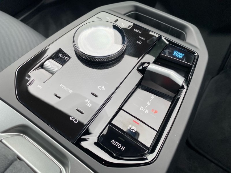 2026 (75) BMW iX 300kW xDrive45 M Sport 101kWh 5dr Auto 5026312