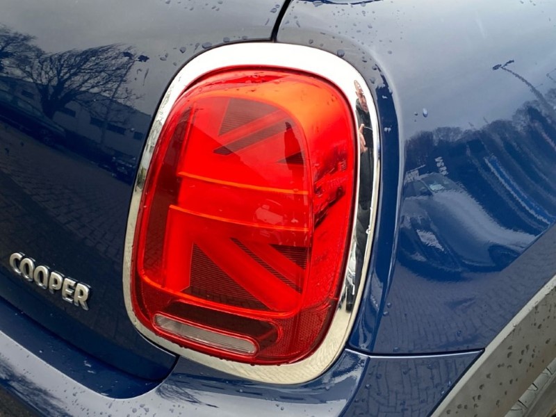 2019 (19) MINI HATCHBACK 1.5 Cooper Classic II 3dr Auto 5053613