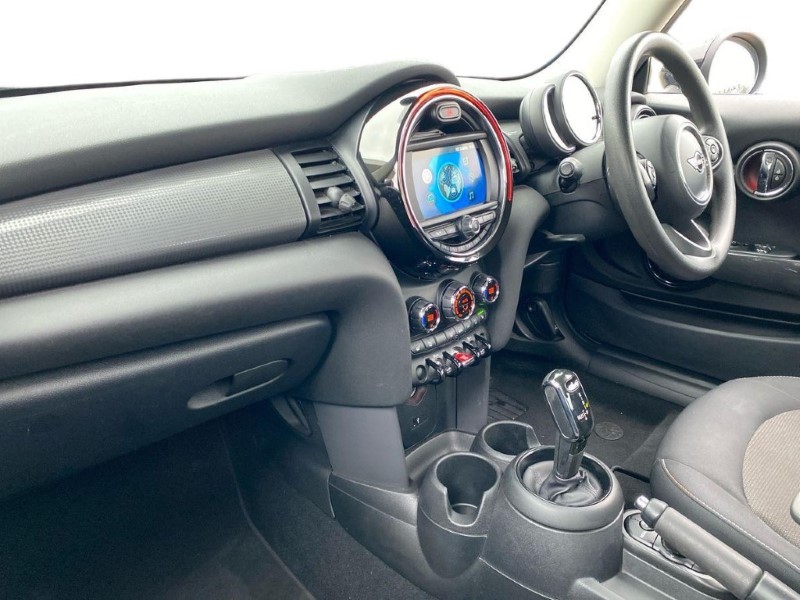 2019 (19) MINI HATCHBACK 1.5 Cooper Classic II 3dr Auto 5053579