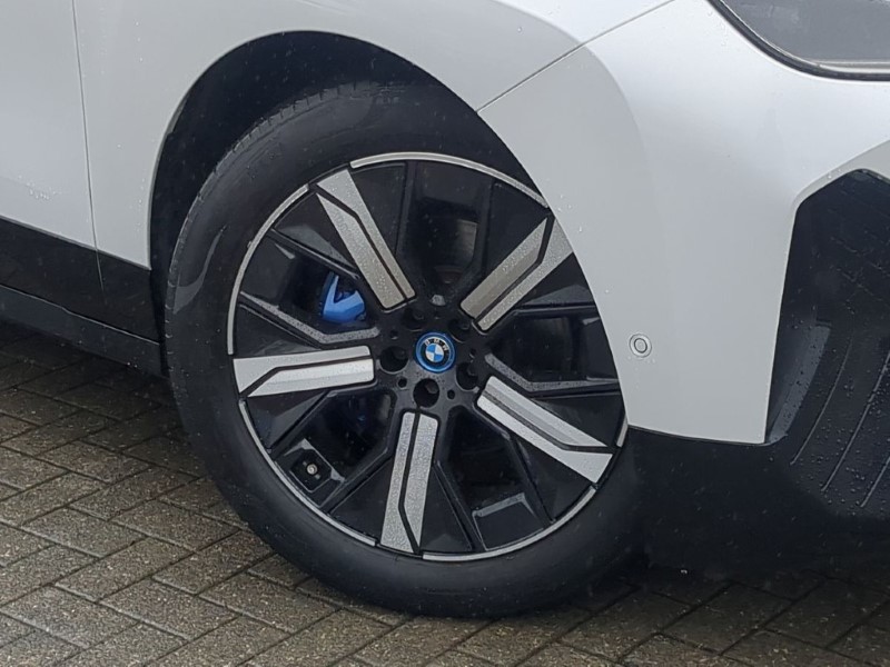 2021 (71) BMW iX 240kW xDrive40 M Sport 76.6kWh 5dr Auto 5051121