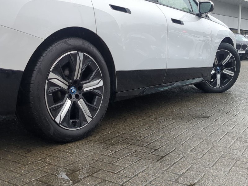 2021 (71) BMW iX 240kW xDrive40 M Sport 76.6kWh 5dr Auto 5051125