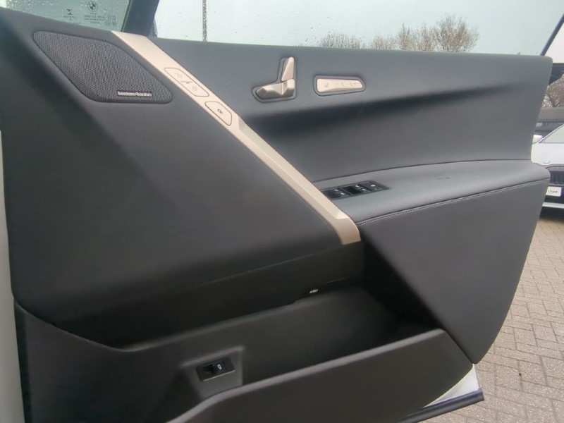 2021 (71) BMW iX 240kW xDrive40 M Sport 76.6kWh 5dr Auto 5051099