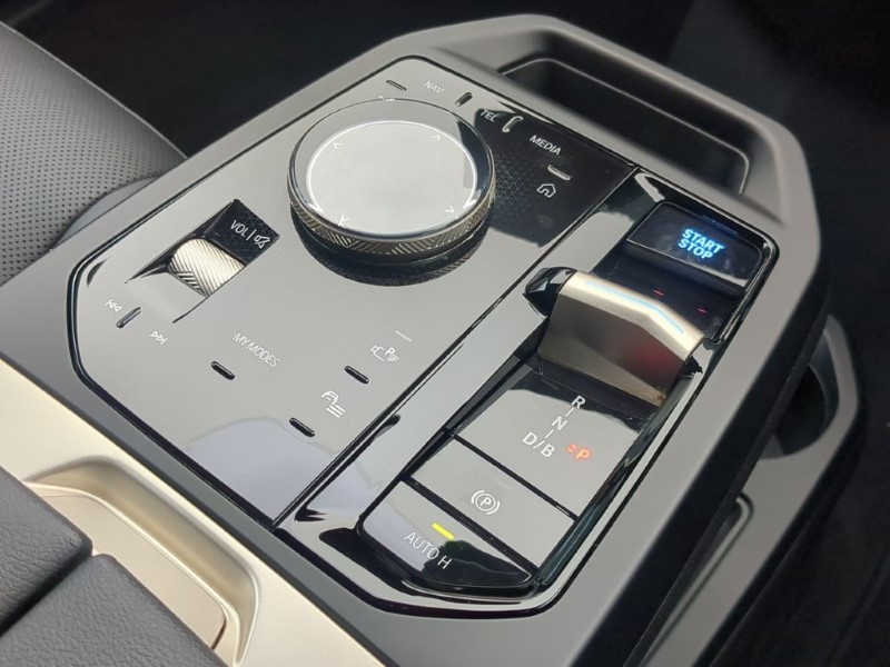 2021 (71) BMW iX 240kW xDrive40 M Sport 76.6kWh 5dr Auto 5051087