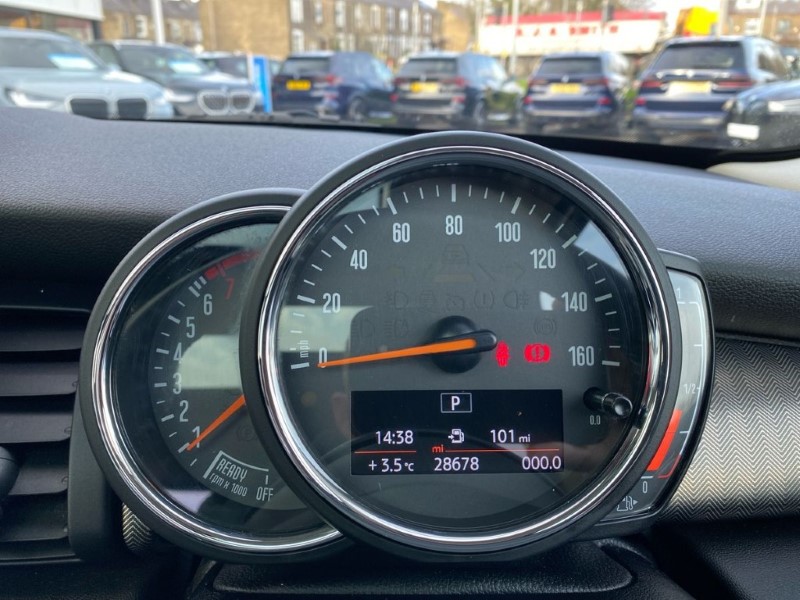 2019 (69) MINI HATCHBACK 1.5 Cooper Exclusive II 5dr Auto 5061697