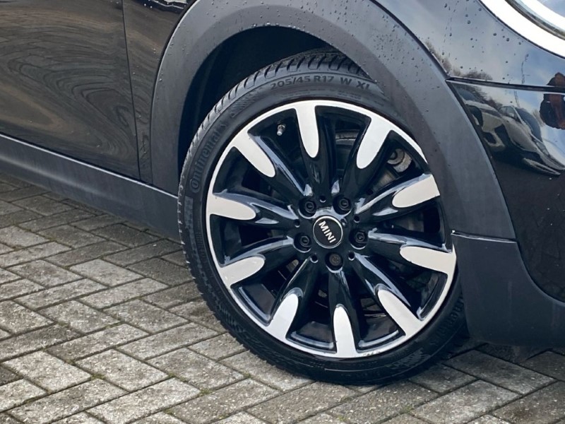 2019 (69) MINI HATCHBACK 1.5 Cooper Exclusive II 5dr Auto 5061728