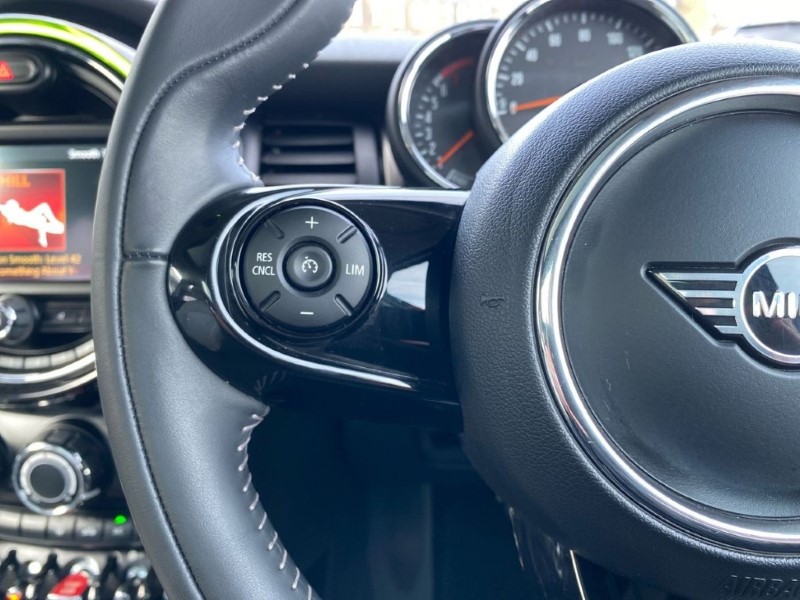 2019 (69) MINI HATCHBACK 1.5 Cooper Exclusive II 5dr Auto 5061705