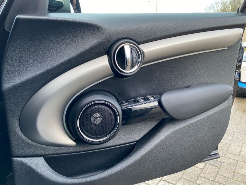 2019 (69) MINI HATCHBACK 1.5 Cooper Exclusive II 5dr Auto 5061710