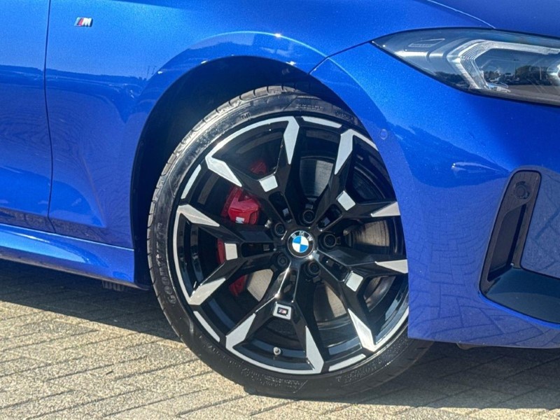 2026 (75) BMW 3 SERIES 330e 22.3 kWh M Sport 4dr Step Auto [Pro Pack] 5588315