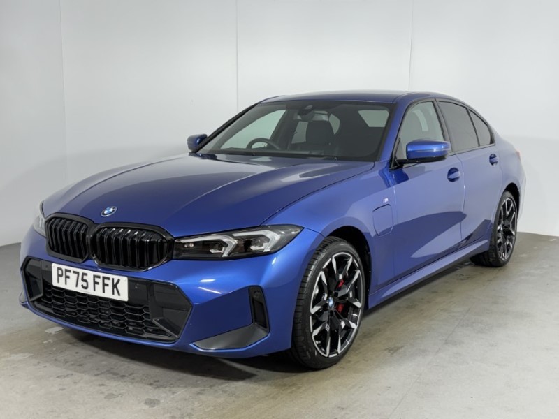 2026 (75) BMW 3 SERIES 330e 22.3 kWh M Sport 4dr Step Auto [Pro Pack] 5091078