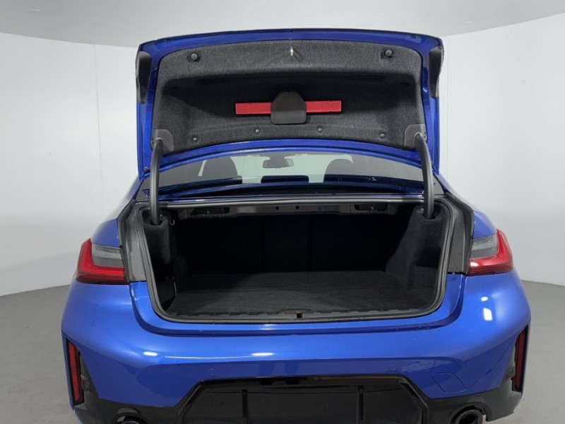 2026 (75) BMW 3 SERIES 330e 22.3 kWh M Sport 4dr Step Auto [Pro Pack] 5091053