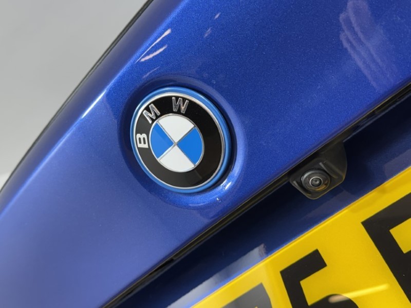 2026 (75) BMW 3 SERIES 330e 22.3 kWh M Sport 4dr Step Auto [Pro Pack] 5091074