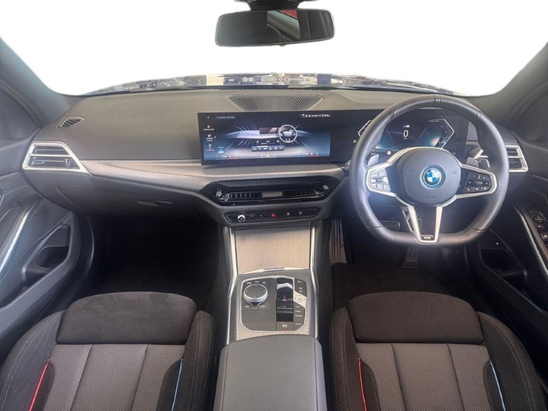 2026 (75) BMW 3 SERIES 330e 22.3 kWh M Sport 4dr Step Auto [Pro Pack] 5588277