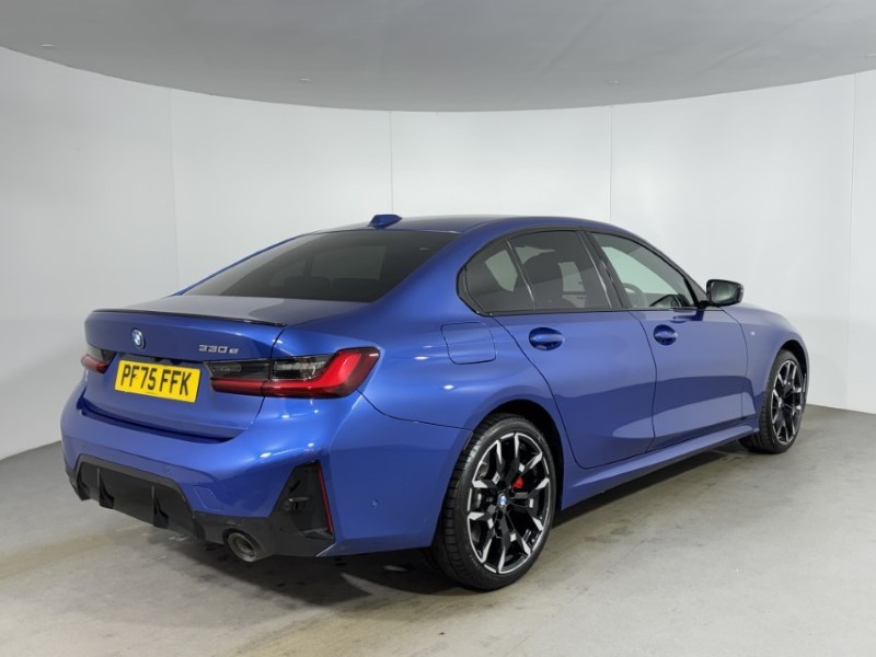 2026 (75) BMW 3 SERIES 330e 22.3 kWh M Sport 4dr Step Auto [Pro Pack] 5091083