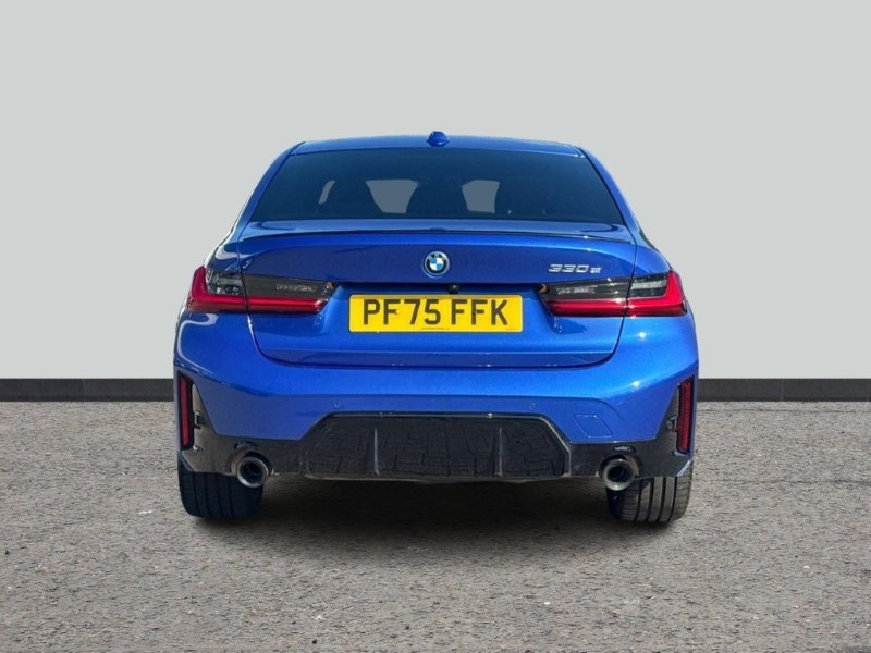 2026 (75) BMW 3 SERIES 330e 22.3 kWh M Sport 4dr Step Auto [Pro Pack] 5588288