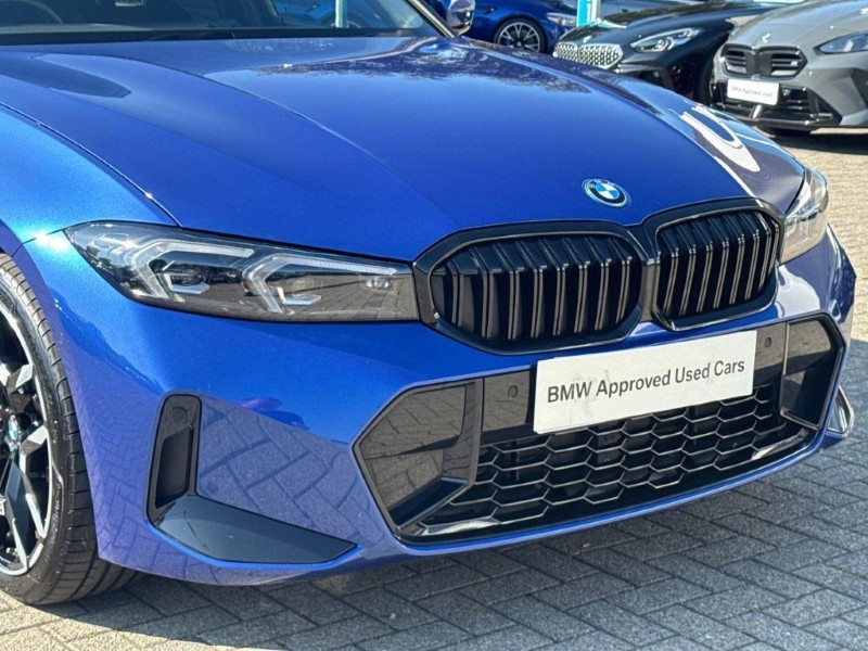 2026 (75) BMW 3 SERIES 330e 22.3 kWh M Sport 4dr Step Auto [Pro Pack] 5588313