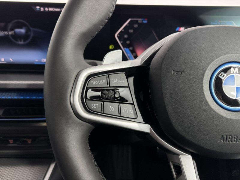 2026 (75) BMW 3 SERIES 330e 22.3 kWh M Sport 4dr Step Auto [Pro Pack] 5091057