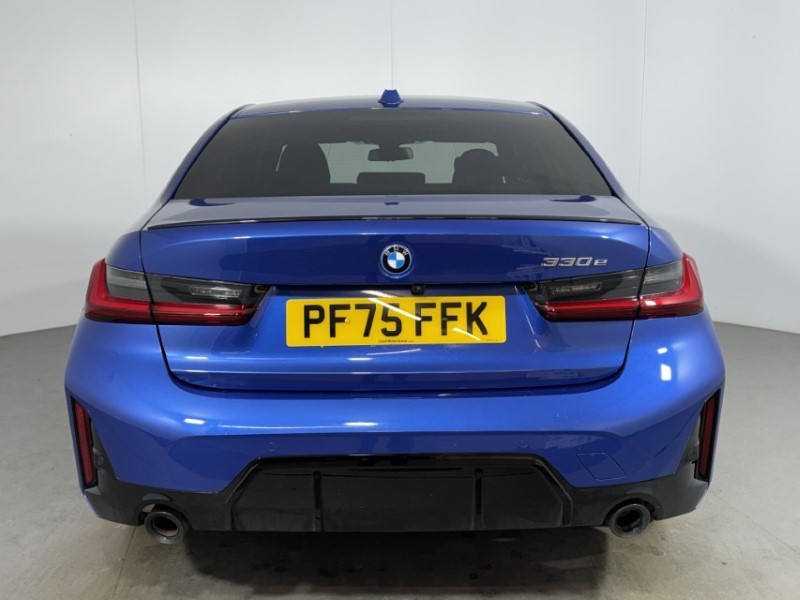 2026 (75) BMW 3 SERIES 330e 22.3 kWh M Sport 4dr Step Auto [Pro Pack] 5091055