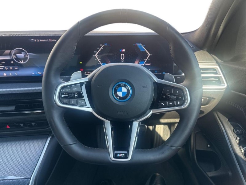 2026 (75) BMW 3 SERIES 330e 22.3 kWh M Sport 4dr Step Auto [Pro Pack] 5588278