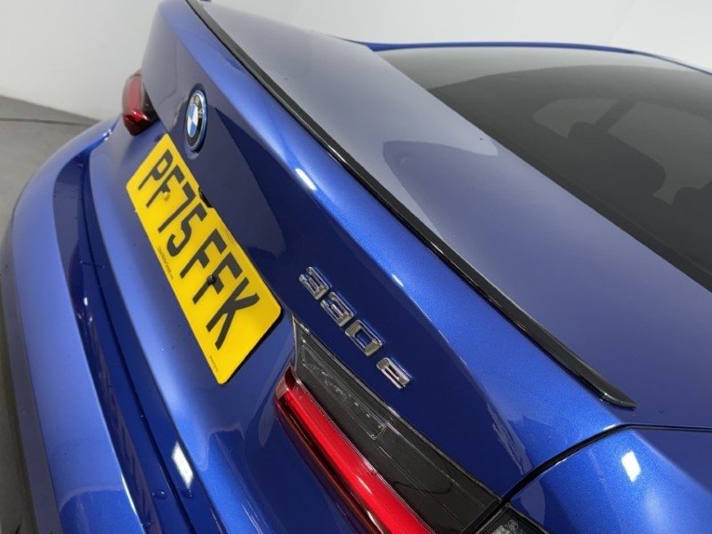 2026 (75) BMW 3 SERIES 330e 22.3 kWh M Sport 4dr Step Auto [Pro Pack] 5091072