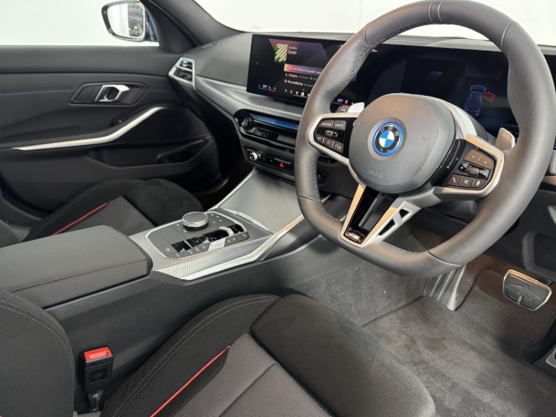 2026 (75) BMW 3 SERIES 330e 22.3 kWh M Sport 4dr Step Auto [Pro Pack] 5091046