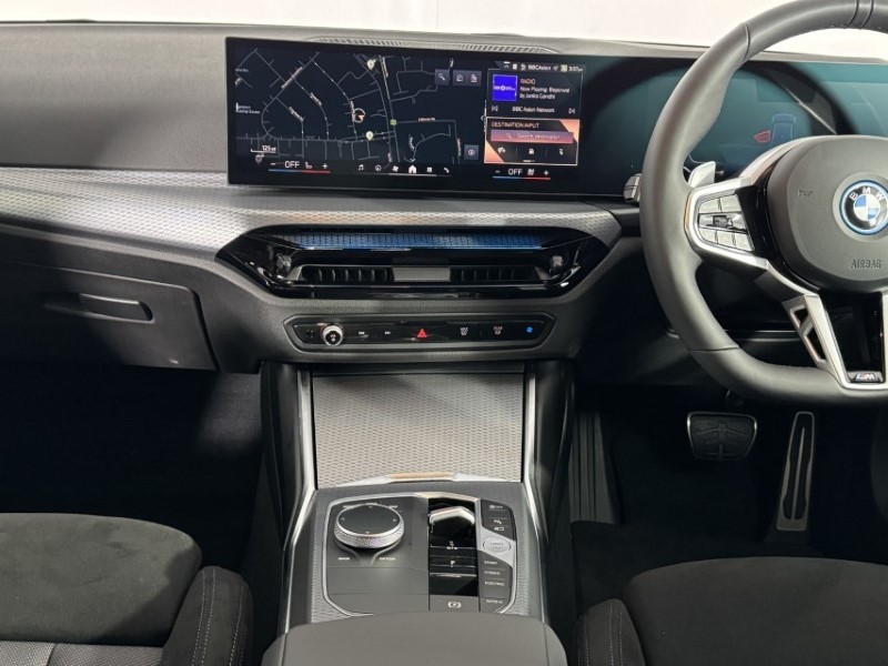 2026 (75) BMW 3 SERIES 330e 22.3 kWh M Sport 4dr Step Auto [Pro Pack] 5091044