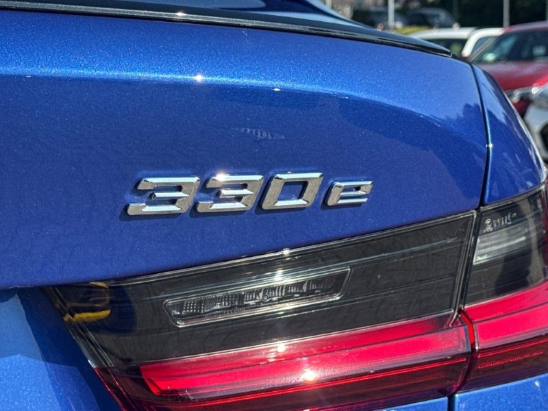 2026 (75) BMW 3 SERIES 330e 22.3 kWh M Sport 4dr Step Auto [Pro Pack] 5588317