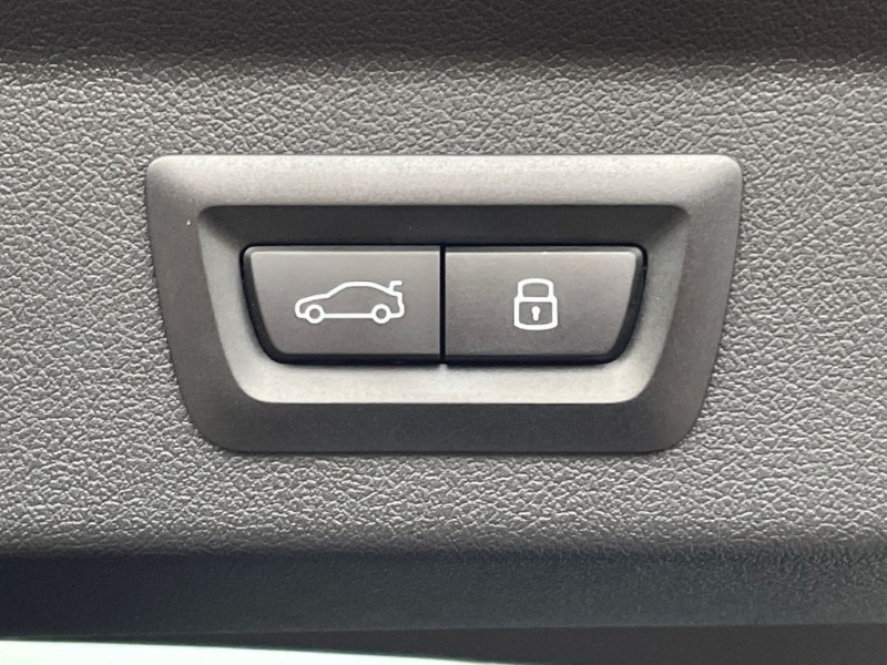 2025 (75) BMW iX2 150kW eDrive20 Shadow Edition 65kWh 5dr Auto 5041351