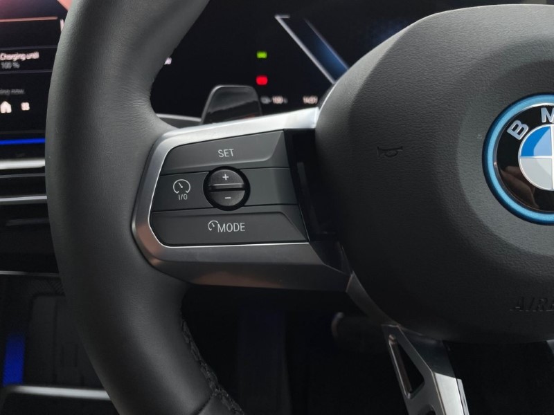 2025 (75) BMW iX2 150kW eDrive20 Shadow Edition 65kWh 5dr Auto 5041330