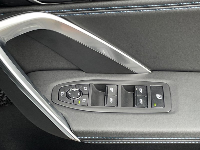 2025 (75) BMW iX2 150kW eDrive20 Shadow Edition 65kWh 5dr Auto 5024313