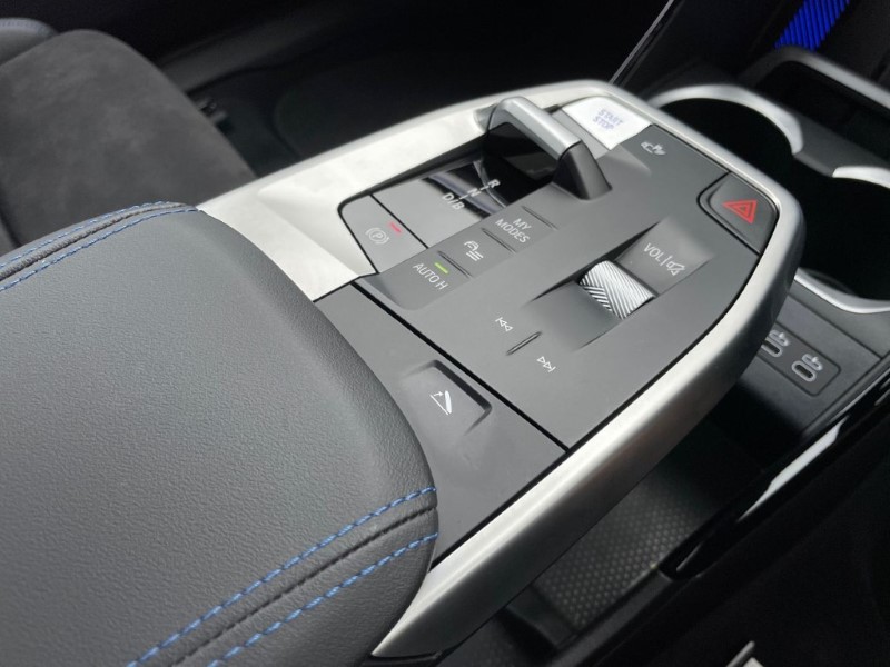 2025 (75) BMW iX2 150kW eDrive20 Shadow Edition 65kWh 5dr Auto 5041323