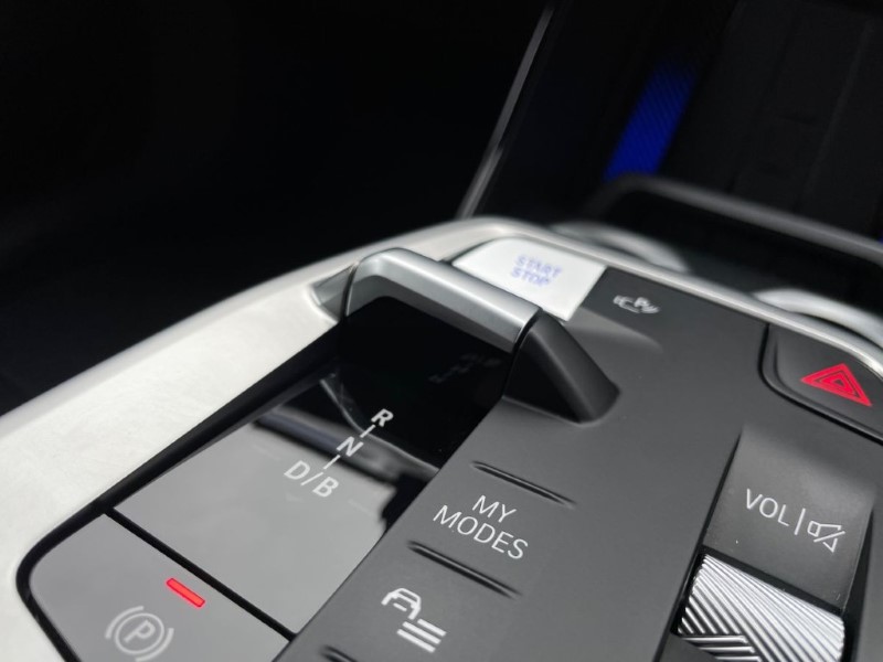 2025 (75) BMW iX2 150kW eDrive20 Shadow Edition 65kWh 5dr Auto 5024324