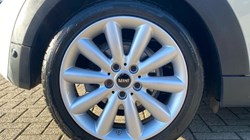 2019 (19) MINI HATCHBACK 2.0 Cooper S Classic II 5dr Auto 5063833