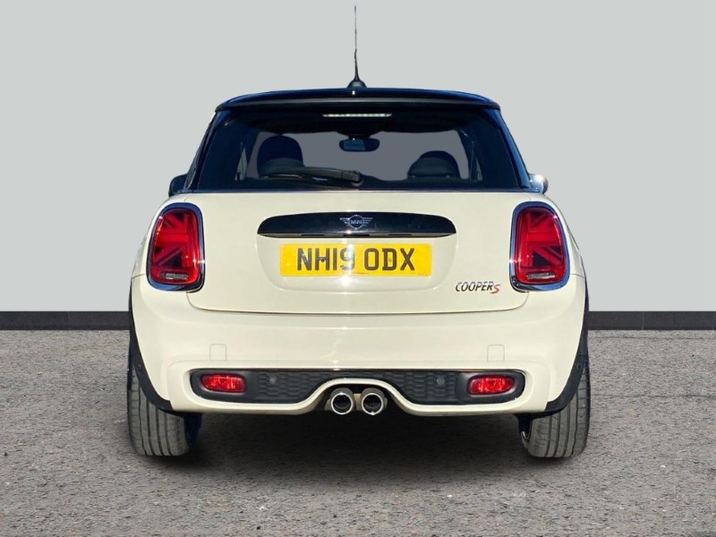 2019 (19) MINI HATCHBACK 2.0 Cooper S Classic II 5dr Auto 5063834