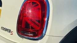 2019 (19) MINI HATCHBACK 2.0 Cooper S Classic II 5dr Auto 5063863