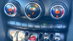 2019 (19) MINI HATCHBACK 2.0 Cooper S Classic II 5dr Auto 5063848