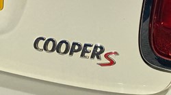 2019 (19) MINI HATCHBACK 2.0 Cooper S Classic II 5dr Auto 5063862