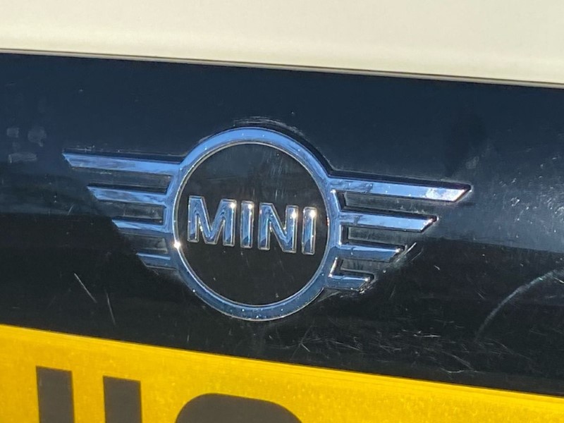 2019 (19) MINI HATCHBACK 2.0 Cooper S Classic II 5dr Auto 5063861