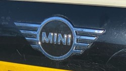 2019 (19) MINI HATCHBACK 2.0 Cooper S Classic II 5dr Auto 5063861