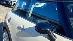 2019 (19) MINI HATCHBACK 2.0 Cooper S Classic II 5dr Auto 5063866