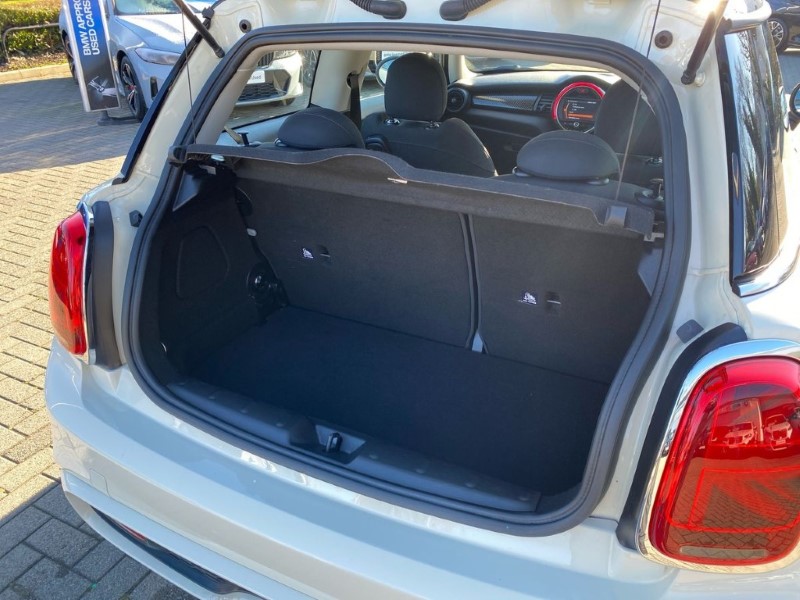 2019 (19) MINI HATCHBACK 2.0 Cooper S Classic II 5dr Auto 5063856