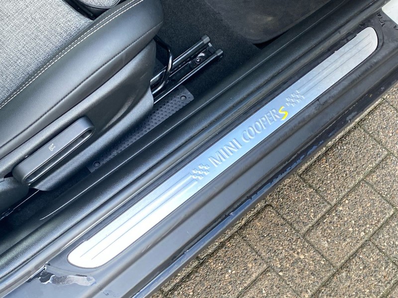 2022 (22) MINI HATCHBACK 135kW Cooper S Level 2 33kWh 3dr Auto 5065899